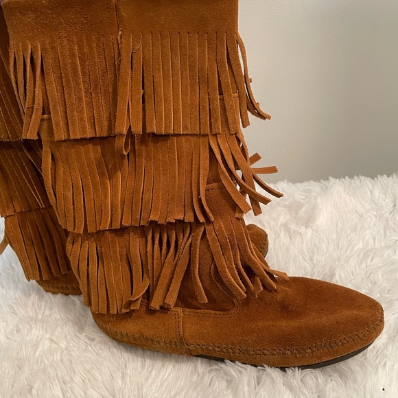 Minnetonka Fringe Boots - Picture 2 of 6